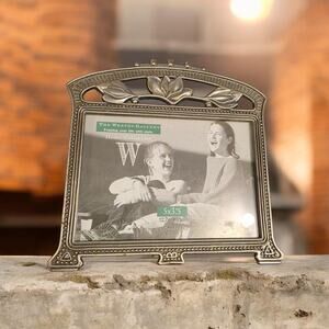 Western Gallery pewter stand up photo frame Leaf design